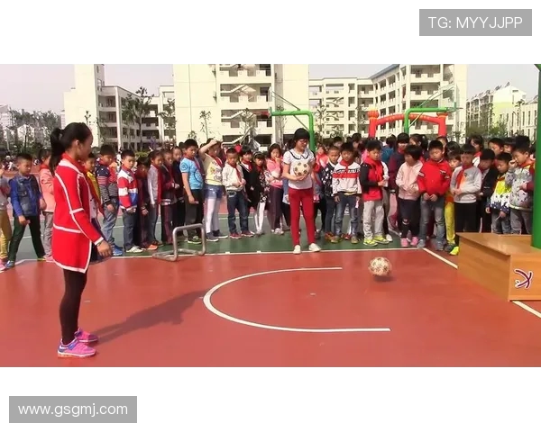 石家庄啦啦队活力四射展现运动激情第五排领舞引领全场热潮 石家庄啦啦队活力四射展现运动激情第五排领舞引领全场热潮