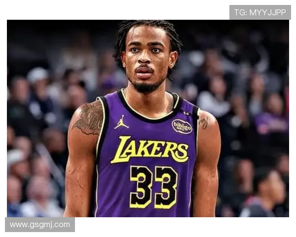 美媒曝勇士补强中锋锁定加福德克拉克斯顿与罗威新赛季交易动向