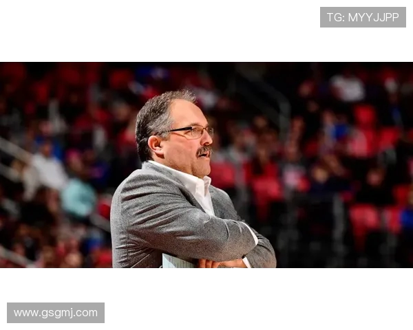 以谢泼德投进吸引防守为队友拉开空间的篮球智慧与团队进攻哲学分享