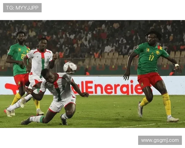 半场鏖战科特迪瓦喀麦隆互交白卷科法内科南击中门框错失良机比赛